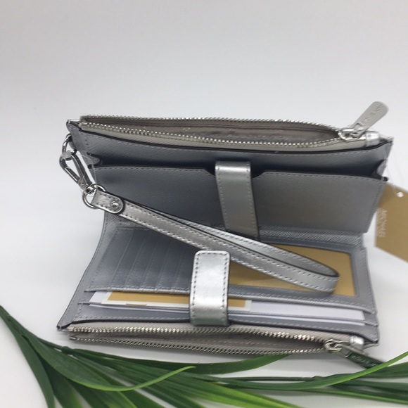 Michael Kors Peyton Silver LG Double Zip Wristlet - Picture 6 of 8